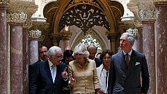 El Príncipe de Gales, Carlos de Inglaterra, y su esposa Camilla han visitado Sevilla