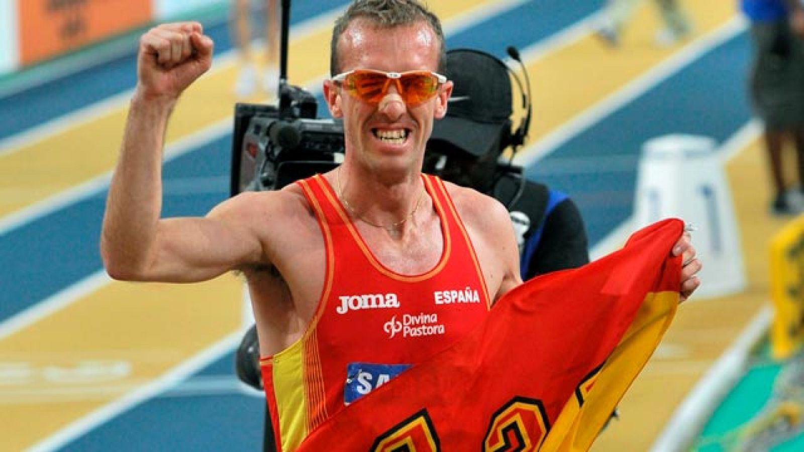 El atleta ha criticado duramente al ex secretario de Estado para el Deporte por no haberle sido concedida una beca ADO. La Federación le ha abierto expediente