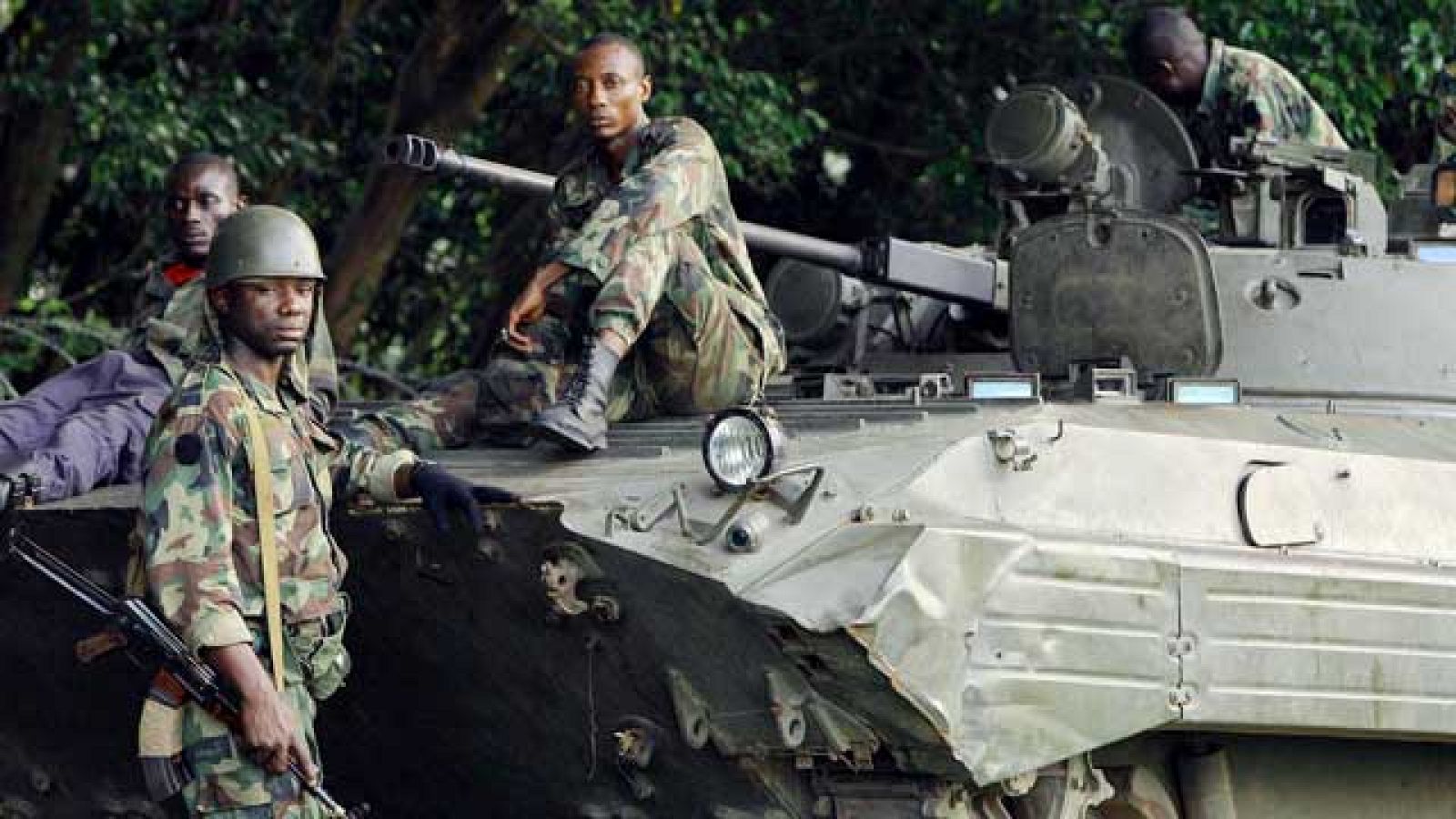 Continuan los combates en Abiyán