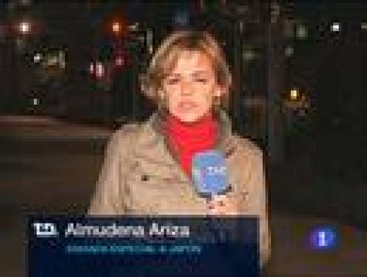 Telediario 1 - El primer ministro japonés visita la zona afectada por el terremoto y el tsunami