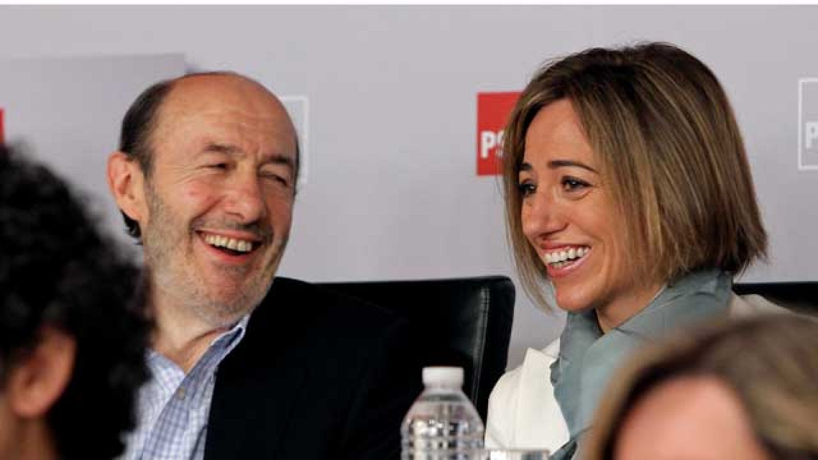 Después de las elecciones de mayo, se abrirá en el PSOE el proceso de primarias para elegir al candidato socialista a las generales. Otra cuestión es saber hasta cuándo Zapatero seguirá al frente de la secretaría general del partido.