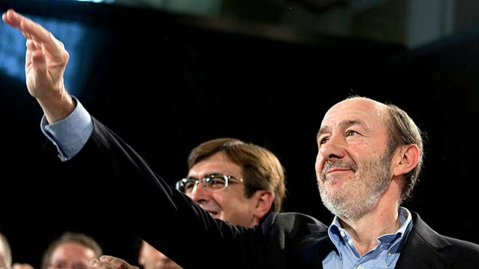 Después de que el sábado anunciara que no se presentará a las elecciones, este domingo los socialistas han celebrado hasta 15 actos de precampaña.