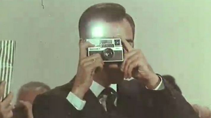 Los anuncios de tu vida - La cámara de fotos va de viaje