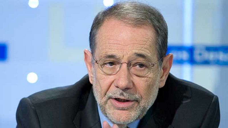 El exresponsable de política exterior de la Unión Europea, Javier Solana, confía en que la crisis en Costa de Marfil se calme "en las próximas horas" y ha atribuido la escalada de tensión a "unas elecciones que no se deberían haber celebrado". 