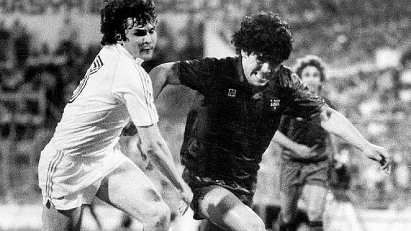 9 años después de su última final de copa, Barça y Madrid se volvían a ver las caras en el 83. Era el Barcelona de Maradona y en el que militaba un jovencito alemán llamado Schuster. El Barça se hizo con el triunfo en un partido tenso y lleno de falt