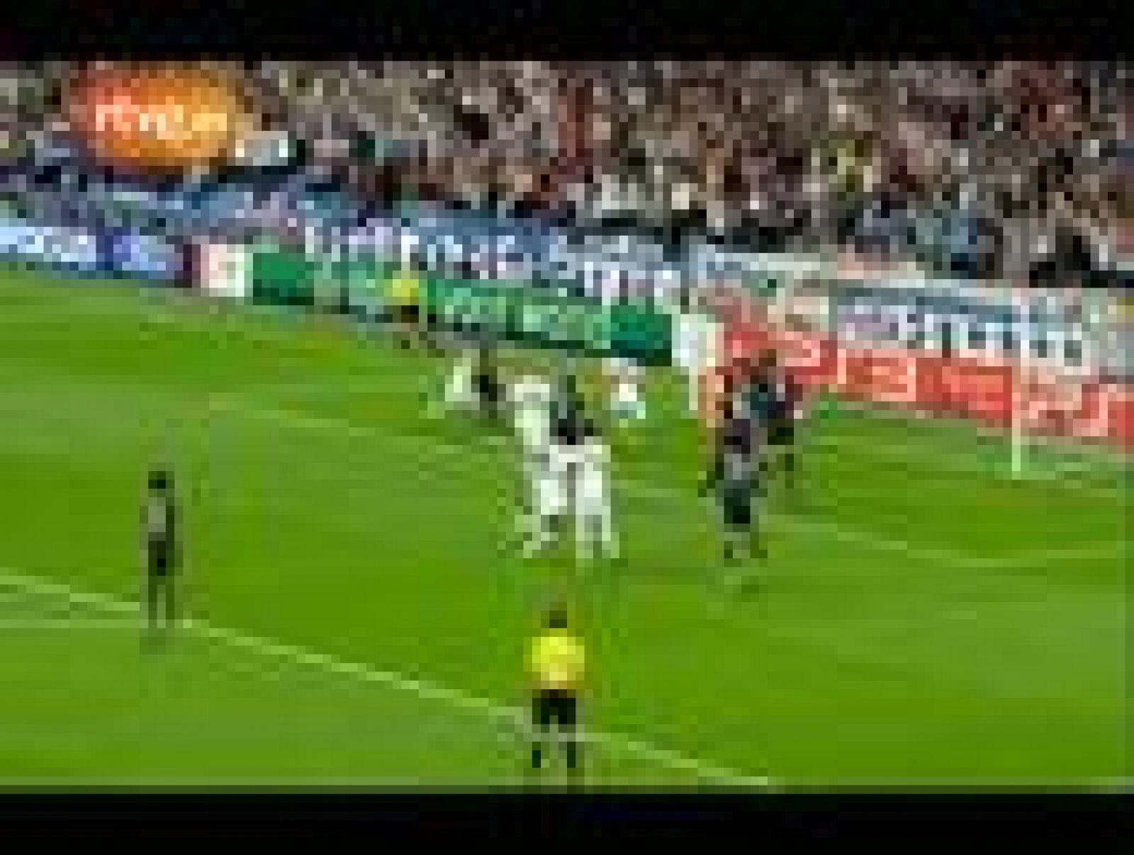 Sin programa: Adebayor adelanta al Real Madrid (1-0) | RTVE Play