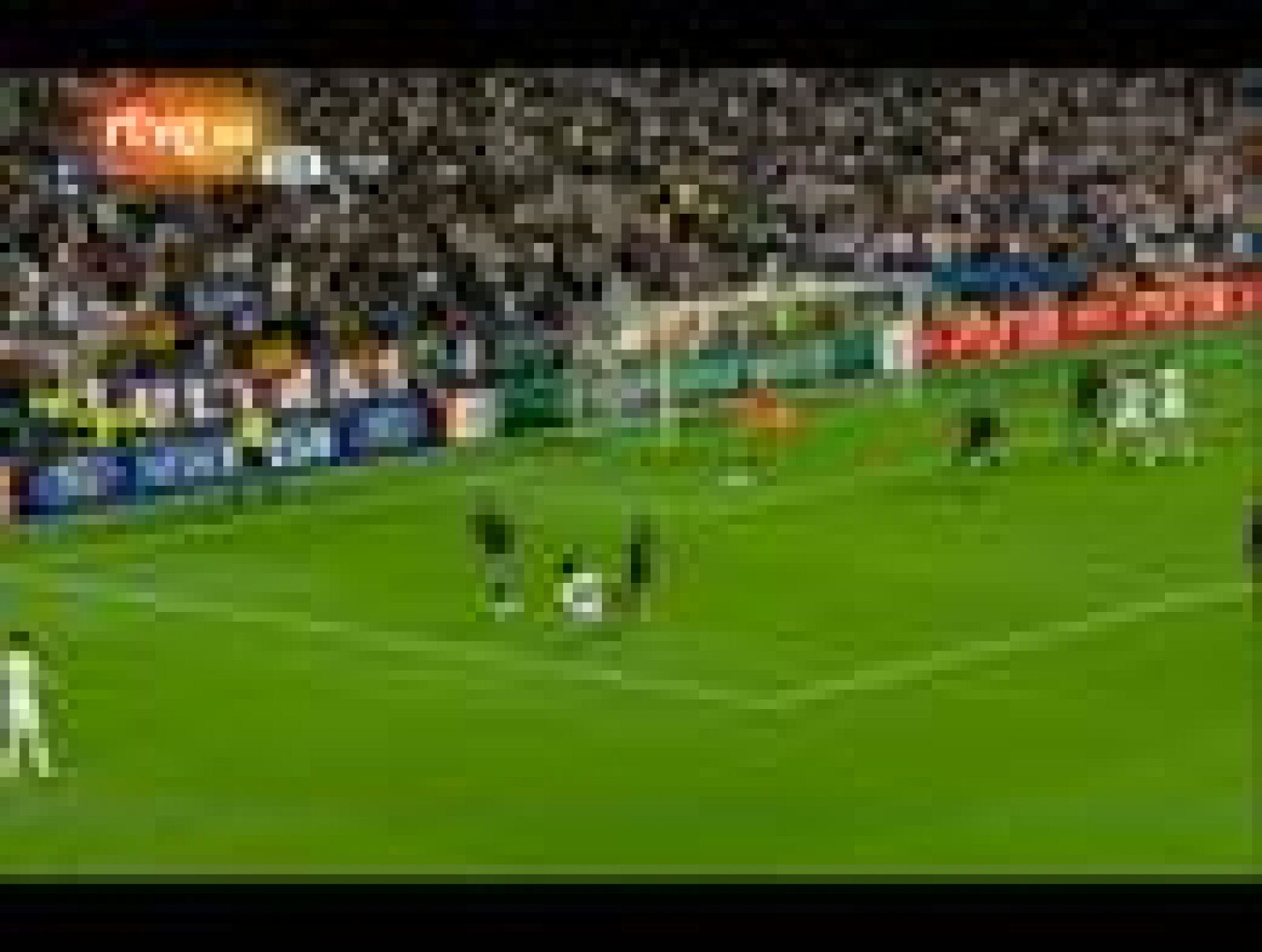 Sin programa: Adebayor marca el segundo del Madrid (2-0) | RTVE Play