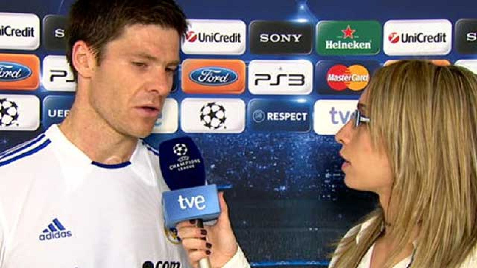 "El fútbol da muchas sorpresas y hay que ir a Londres", advierte Xabi Alonso, a pesar de reconocer que el 4-0 contra el Tottenham es "un resultado fantástico".