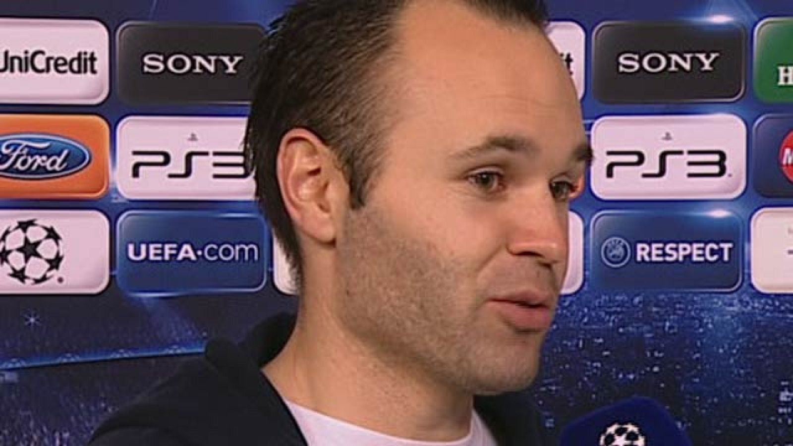 "El Shakhtar ha tenido ocasiones y eso nos tiene que dar un toque de atención para la vuelta", ha asegurado Iniesta después de ganar por 5-1 al equipo ucraniano.