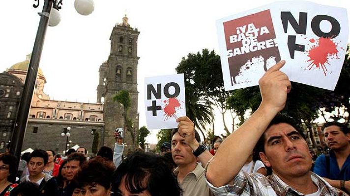 Telediario 1 - Los mexicanos se manifiestan contra el crimen organizado