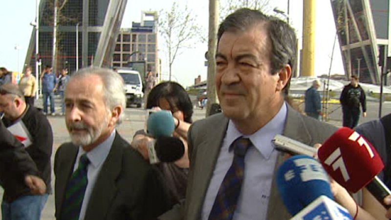 Francisco Álvarez-Cascos sigue imputado por un presunto delito de injurias a la Policía