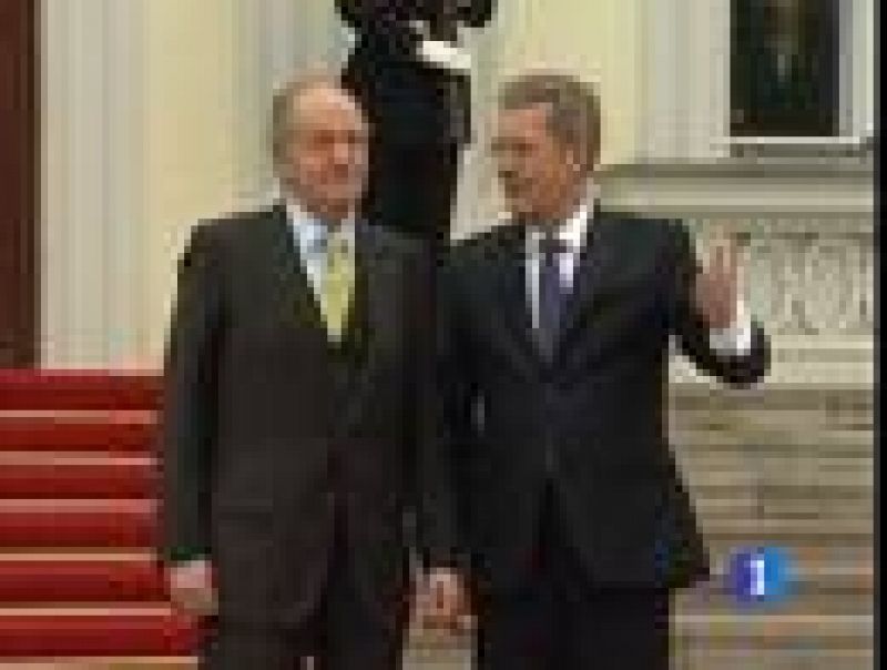 El Rey garantiza en Berlín que España cumplirá con sus reformas económicas