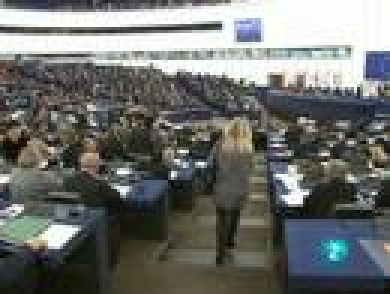 La 2 Noticias: Las redes sociales se rebelan contra los eurodiputados que rechazan volar en turista | RTVE Play