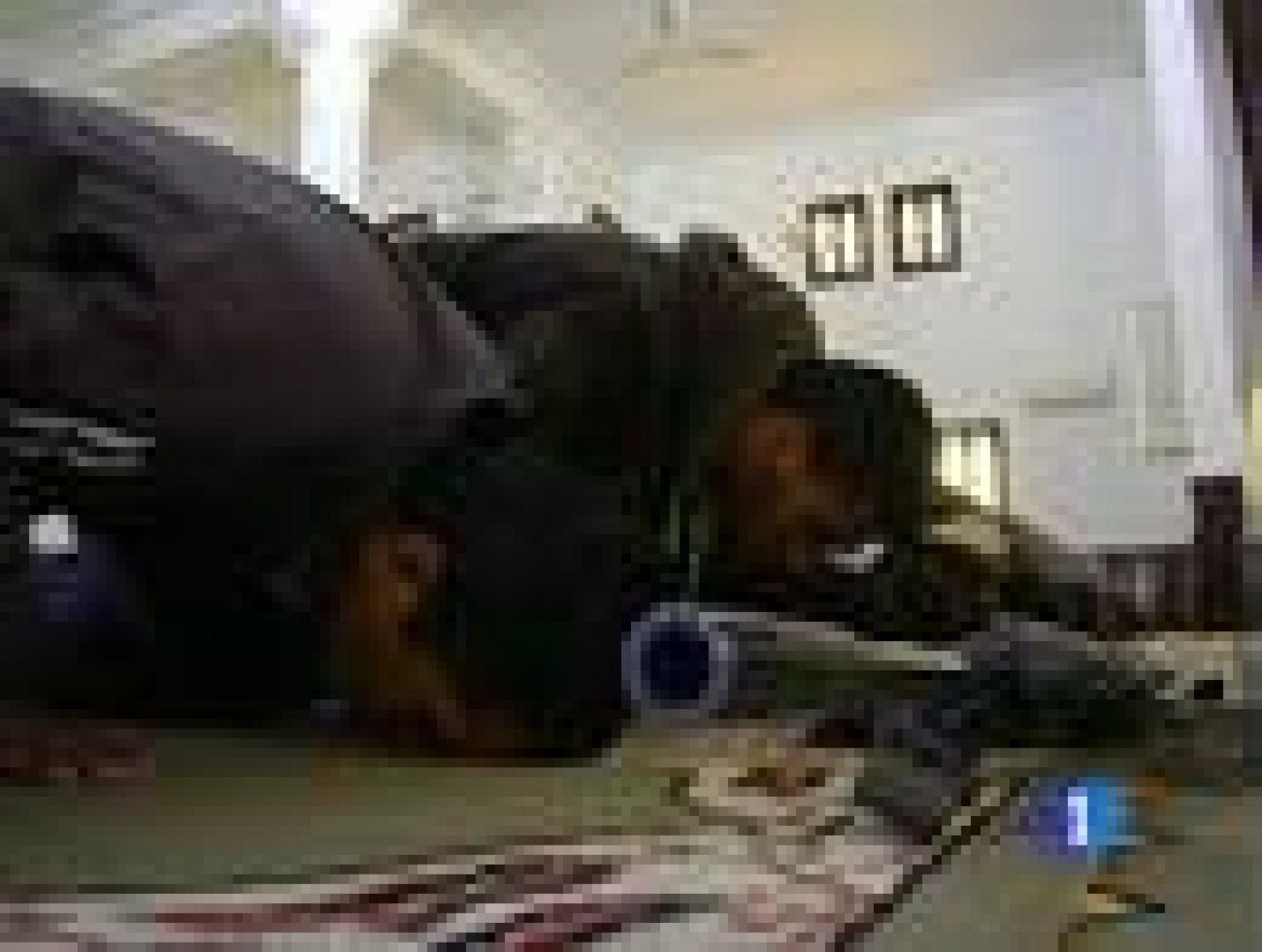 Los civiles huyen de Ajdabiya ante la cercanía de las tropas de Gadafi