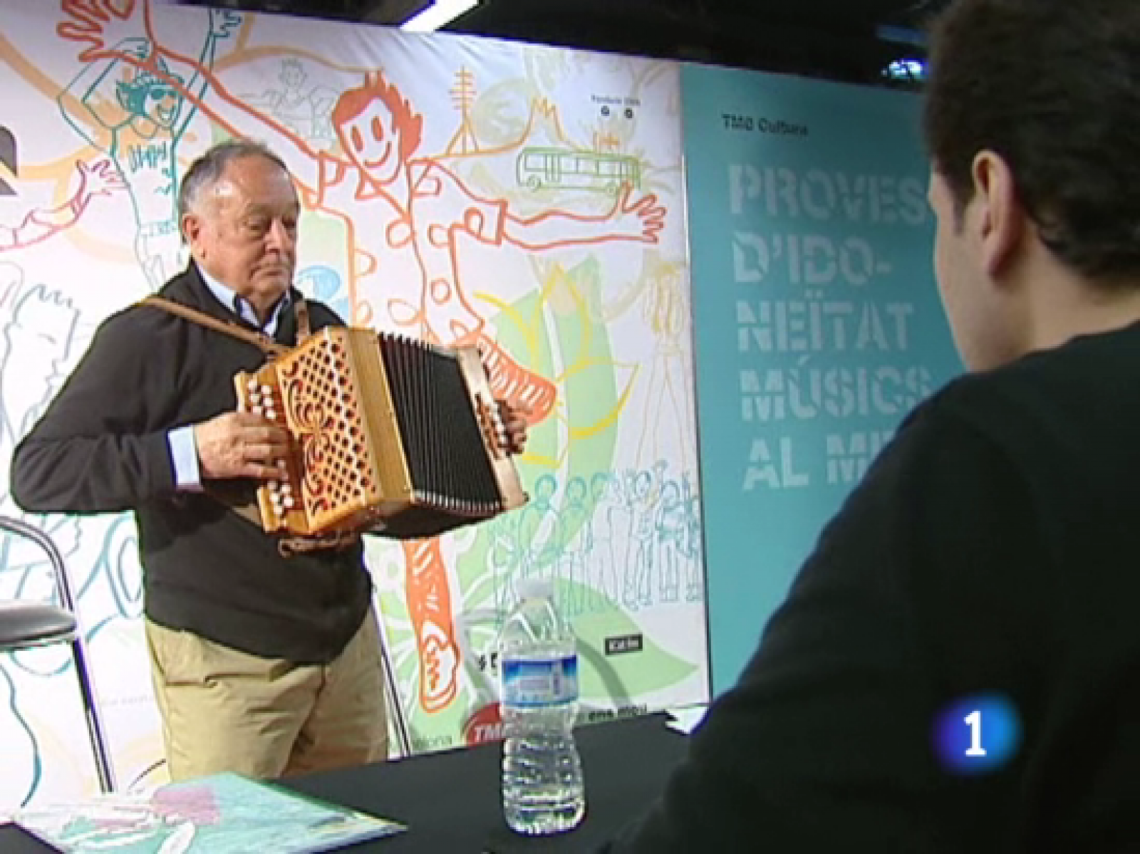 Telediario 1: Prueba cantantes callejeros  | RTVE Play