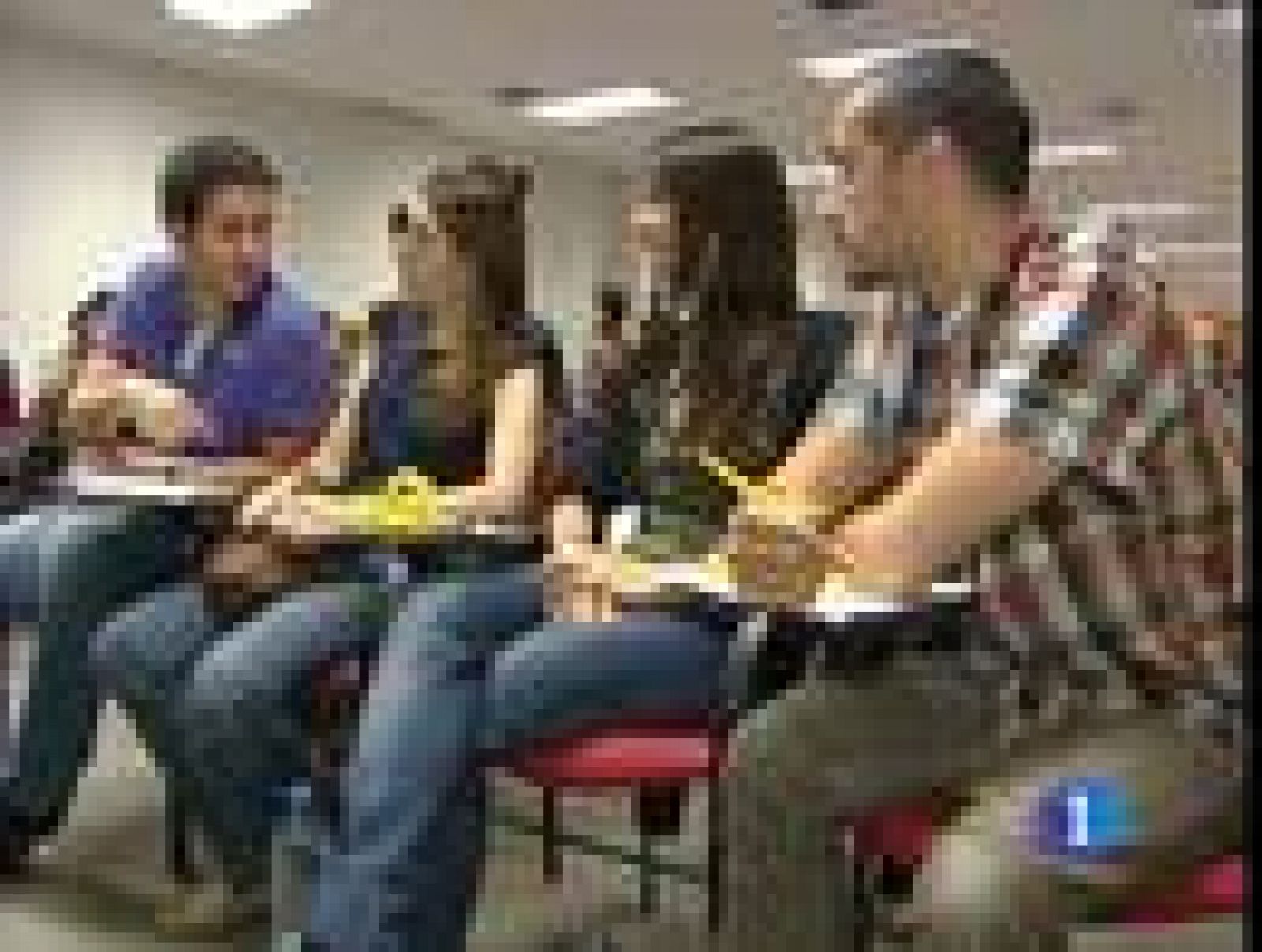 Viajeros que comparten sus experiencias a través de un blog