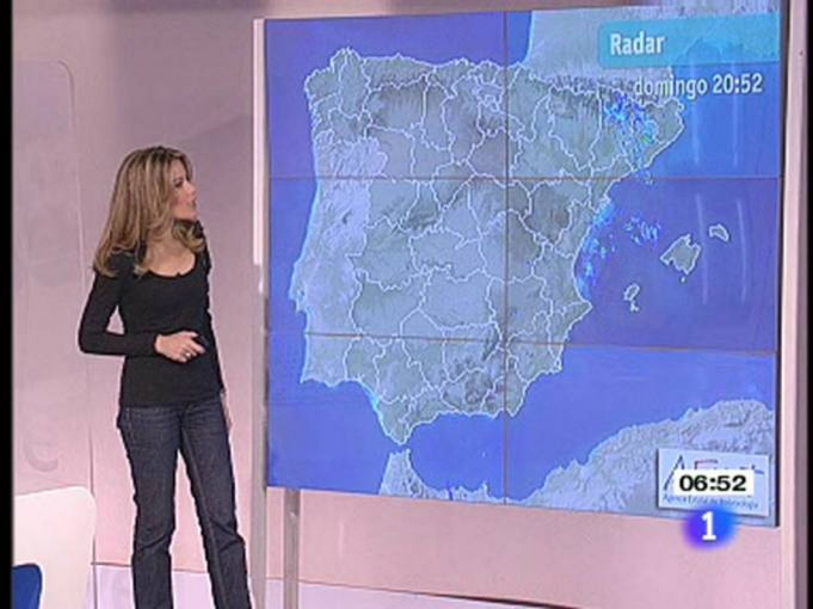 Tiempo primaveral con lluvias en el este y descenso de la tempertura