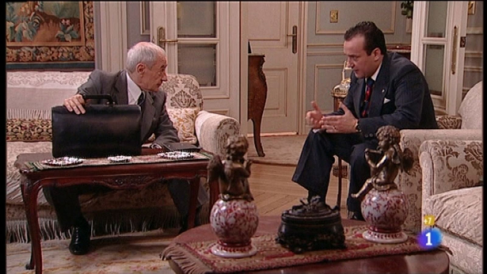 Amar en tiempos revueltos - T6 - Capítulo 157 - Ubaldo queda fuertemente impactado por el descubrimiento de que Joachim es Johann Lemper, el médico que esterilizó a Irene, y no sabe si debe o no decírselo - Ver ahora