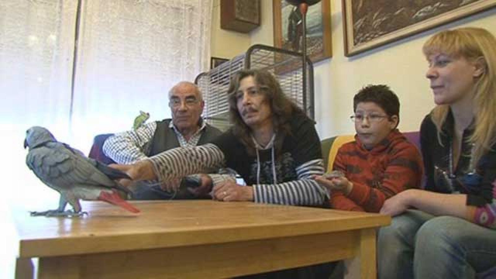  En familia - Apretarse el cinturón - Familia en paro