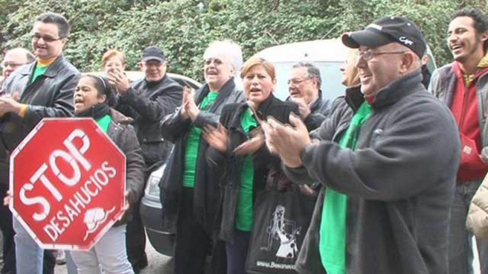  En familia - Apretarse el cinturón - Amenazados de desahucio