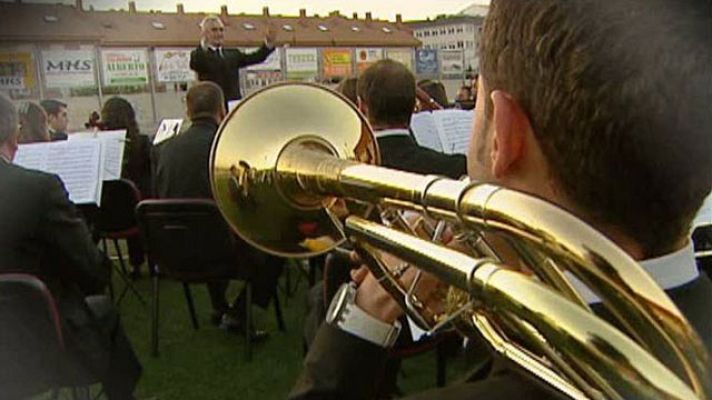 Telediario 1 - El clásico, a través de la música