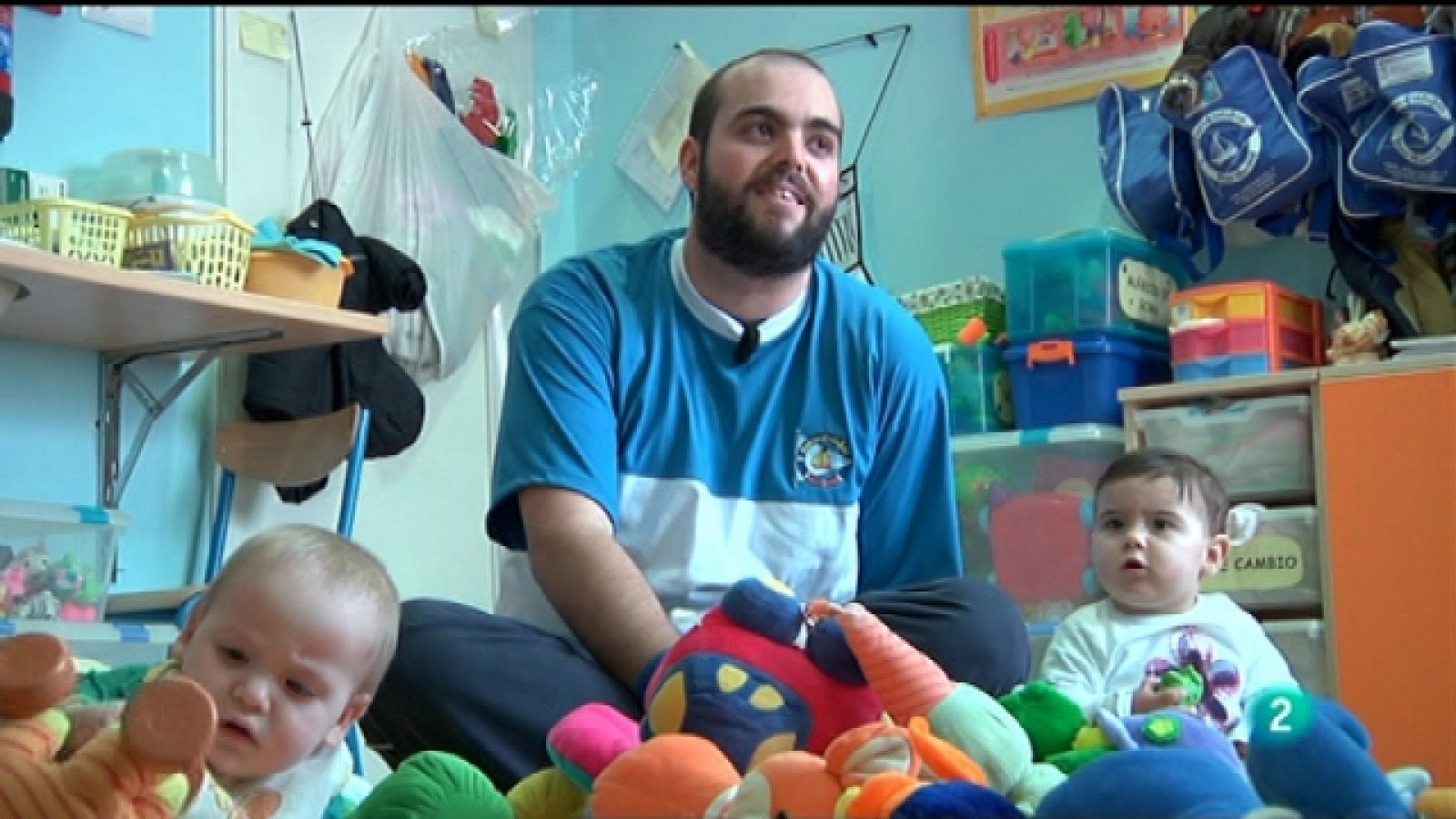 Igual-es - Ellos¿también. Hombres en trabajos femeninos - Ver ahora