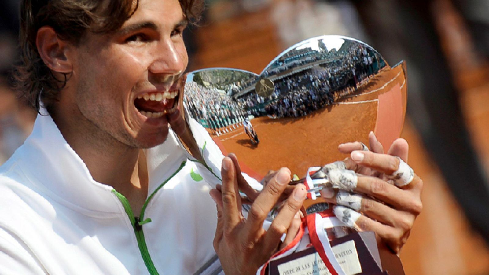 Rafa Nadal se ha impuesto a David Ferrer en la final del Masters de Montecarlo por 6-4 y 7-5 y se ha proclamado heptacampeón del torneo.