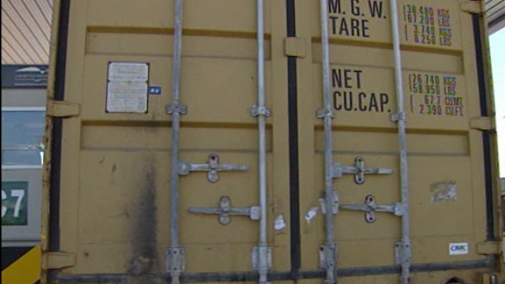 Telediario 1 - Contendeores procedentes de Japón