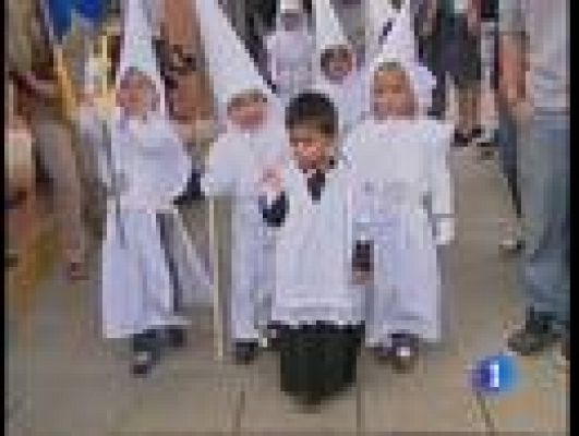 Una procesión de niños