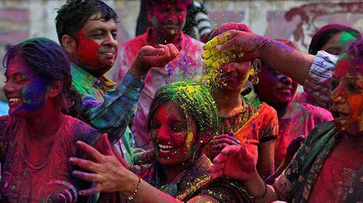 On Off - Holi: la batalla de los colores