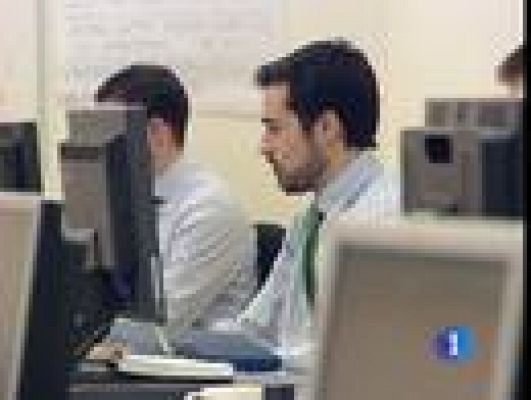 Telediario 1 - El Gobierno minimiza el repunte del coste de la deuda