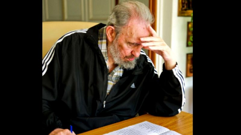 El Partido Comunista cubano aprueba medidas de cambio propuestas por Raul Castro