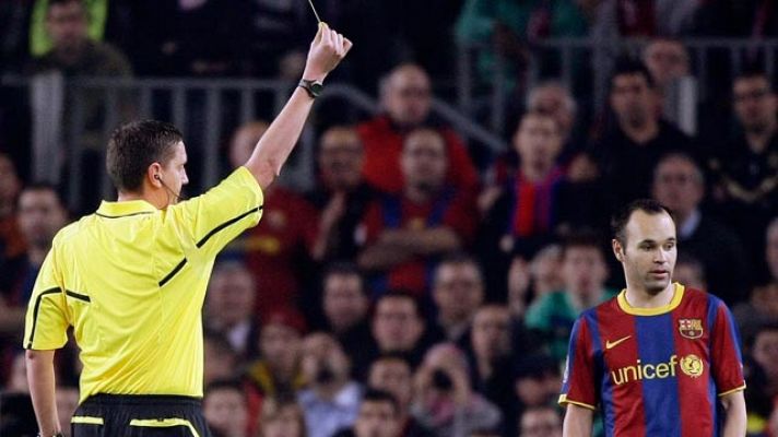 Iniesta, duda para el clásico de Champions