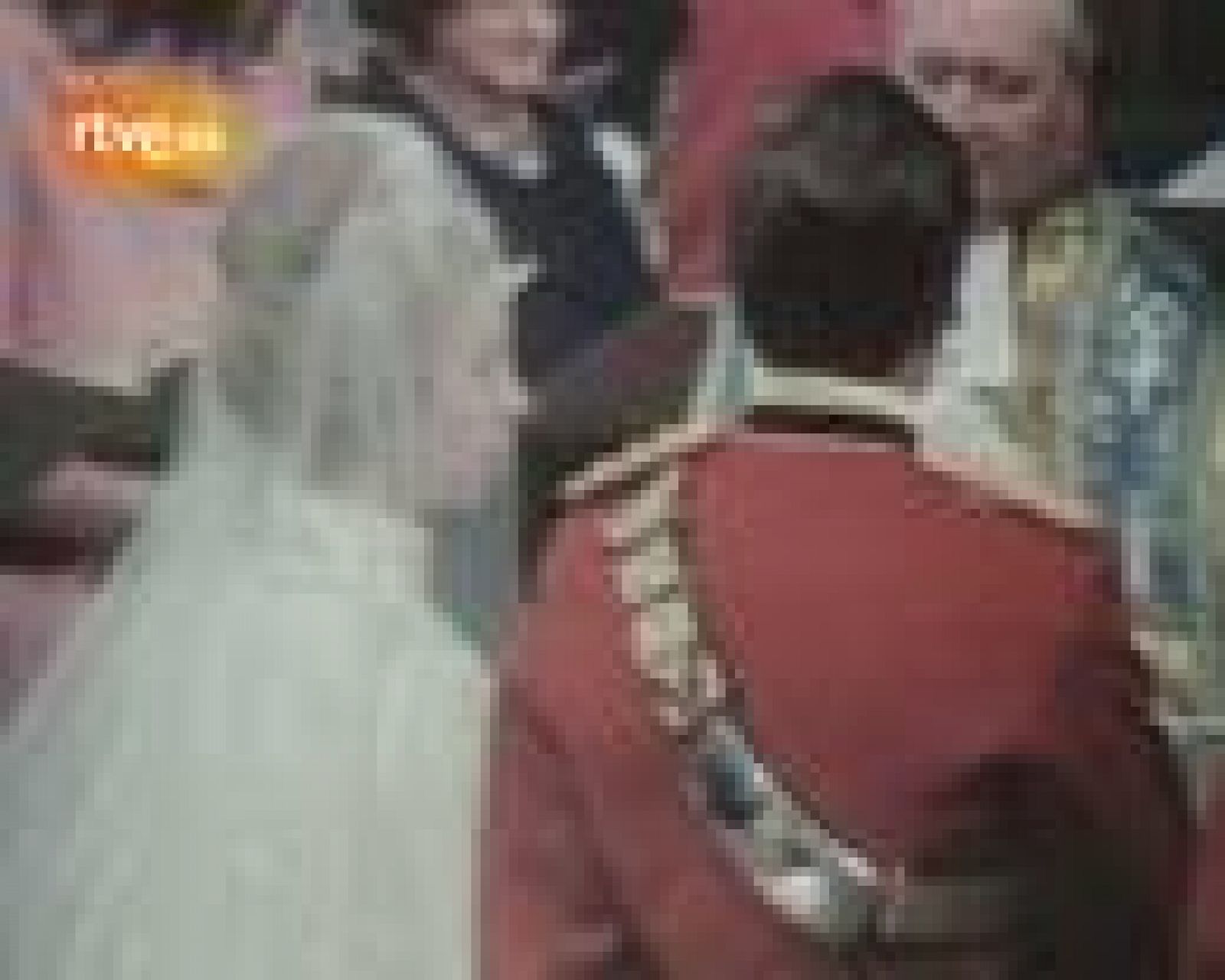 La princesa Ana, la hija mayor de la Reina Isabel II, fue la primera en contraer matrimonio de entre sus hijos. Lo hizo en 1973 con el jinete Mark Phillips, que compartía con ella la afición a la hípica y que ganaría una medalla olímpica.