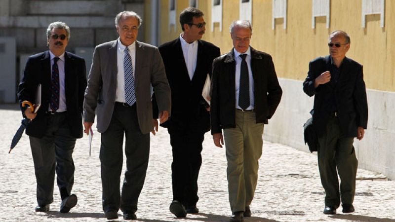  Los principales sindicatos lusos se han mostrado preocupados por las consecuencias sociales que podría acarrear el rescate financiero a Portugal y han defendido extender los plazos de reducción del déficit exigidos al país