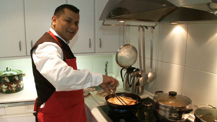 Destino: España - Sopa con hojaldre, por Wilmer