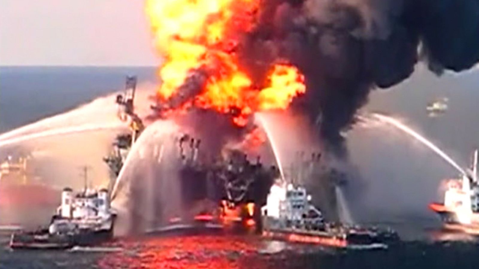 Hoy hace un año de la explosión de una plataforma de British Petroleum en el Golfo de México 