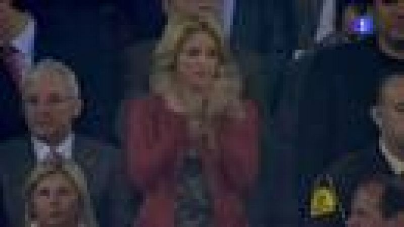 La cantante colombiana Shakira, novia de Gerard Piqué, sufrió en la primera parte de la final con las ocasiones del Madrid sobre el equipo de su pareja, el Barça