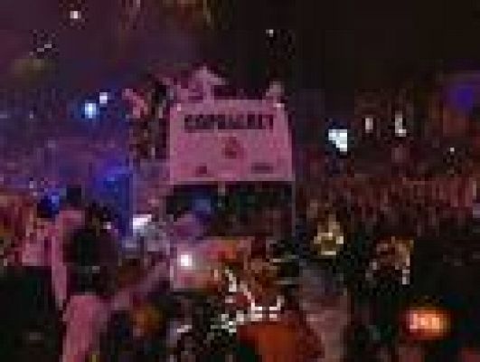 Informativo 24h - Los madridistas celebran la Copa del Rey  en Cibeles 18 años después