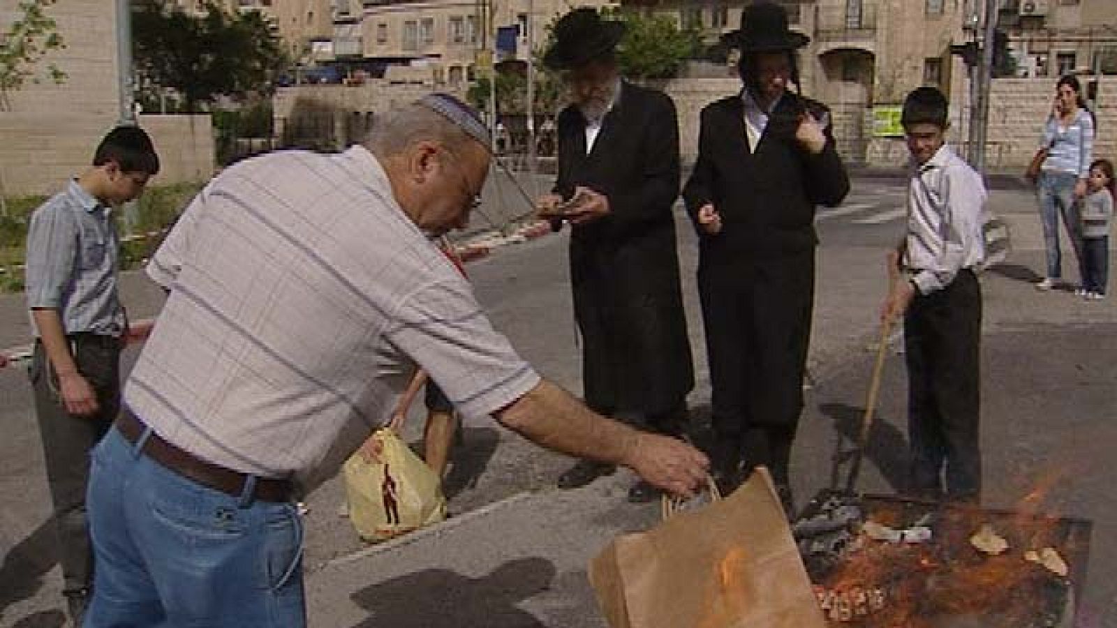 Los judíos celebran la Pascua (pésaj) para conmemorar su escape del cautiverio egipcio