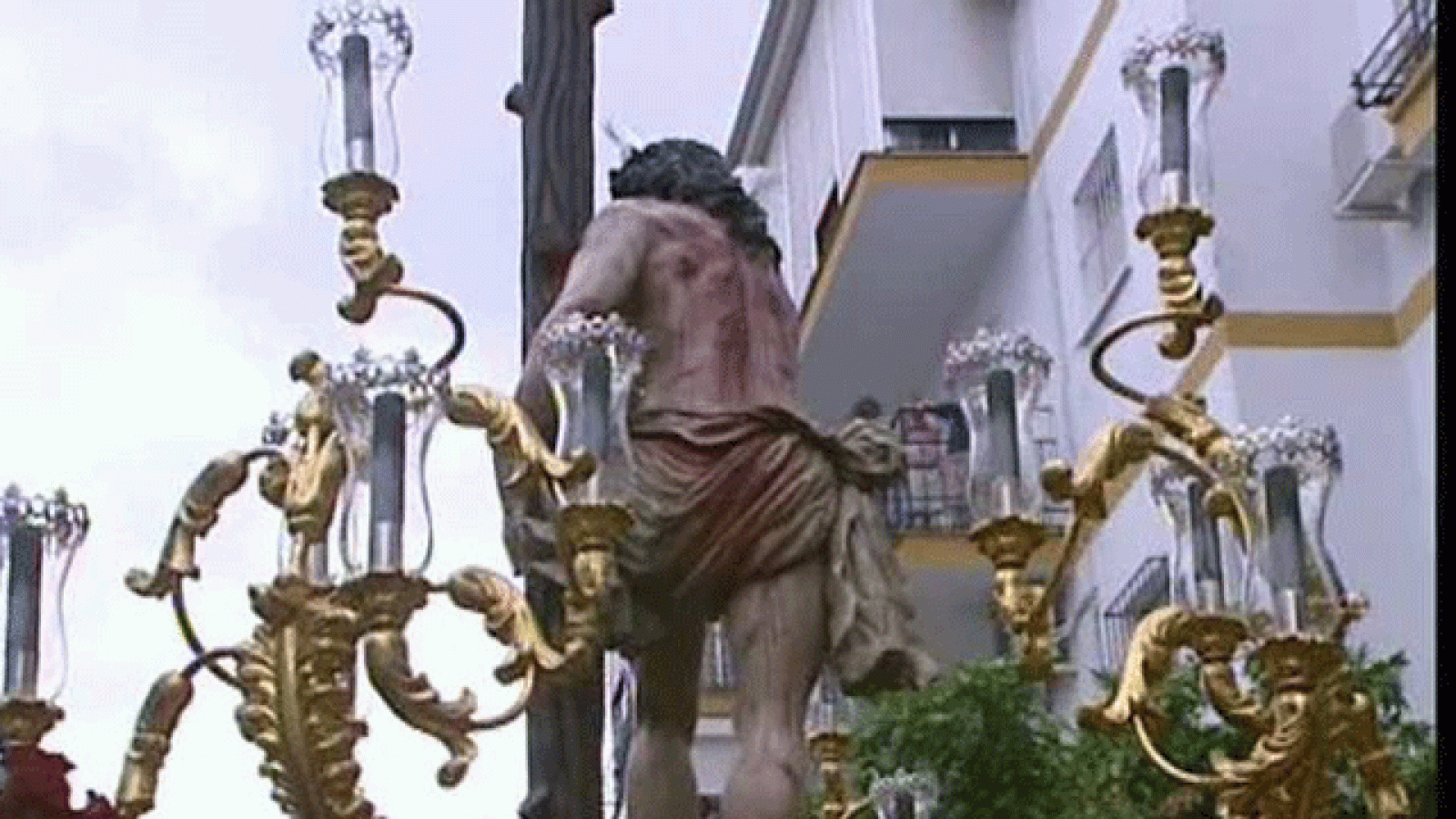 Sábado Santo con procesiones como la Hermandad del Sol en Sevilla | Ver