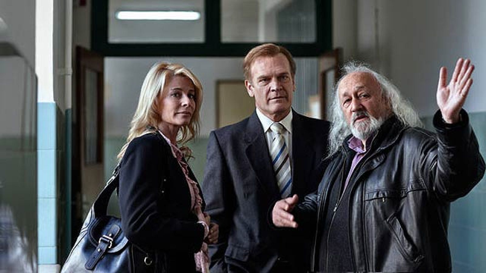 Según varios estudios, entre un 15 y un 20% de los niños sufren algún tipo de abuso sexual y en la mayoría de casos su abusador es alguien de su propia familia.