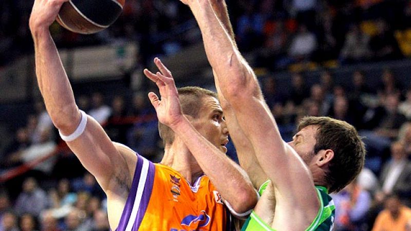 P.E. Valencia 73 - 71 Unicaja - Baloncesto en RTVE | Ver