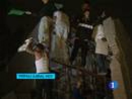 Telediario 1 - Gadafi sale ileso del ataque