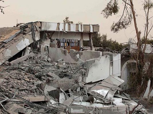  - Gadafi, ileso tras el bombardeo