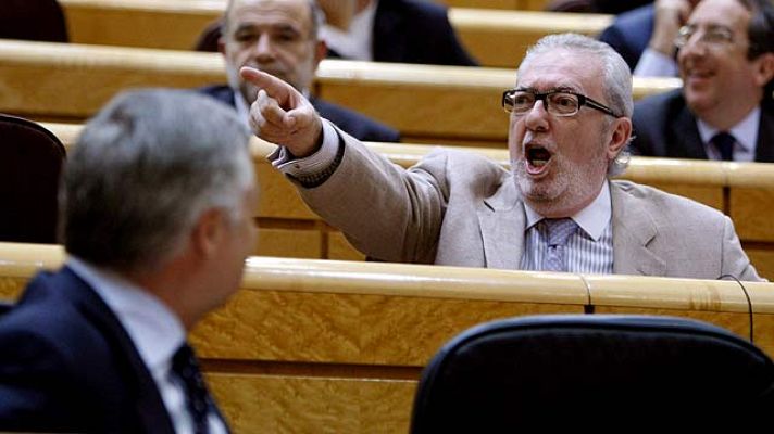  - Bronca monumental en el Senado