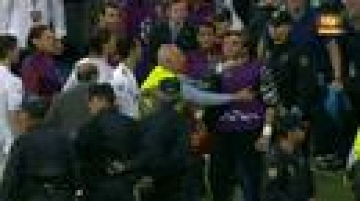 Champions League - Tres expulsiones y tensión en el Bernabéu