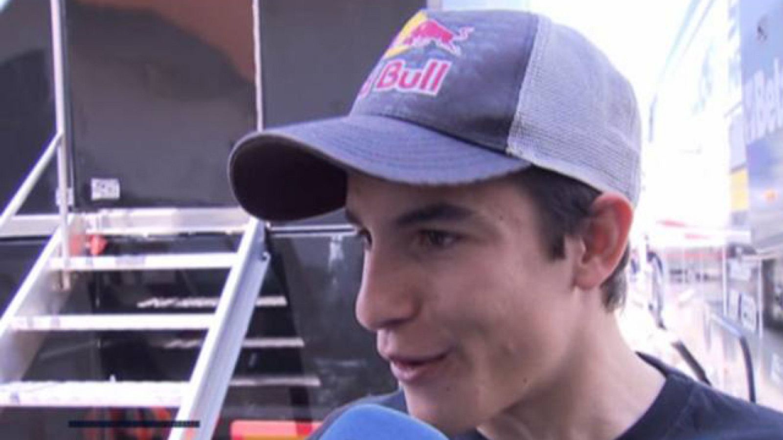 Los pilotos se mojan con el polémico clásico | Ver