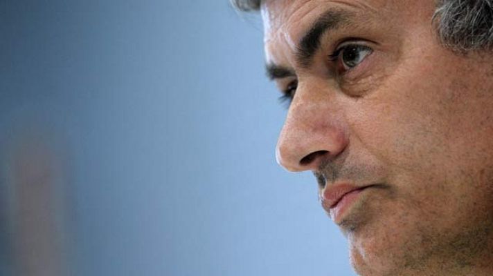 Telediario 1 - Mourinho esquiva la polémica