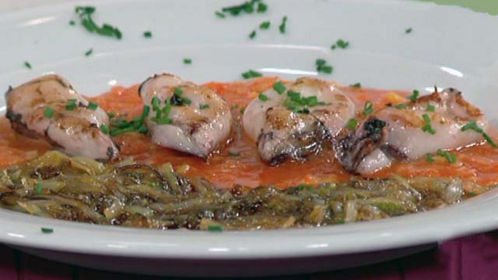 Saber Cocinar - Chipirones en salsa de tomate con endibias caramelizadas (02/05/11)